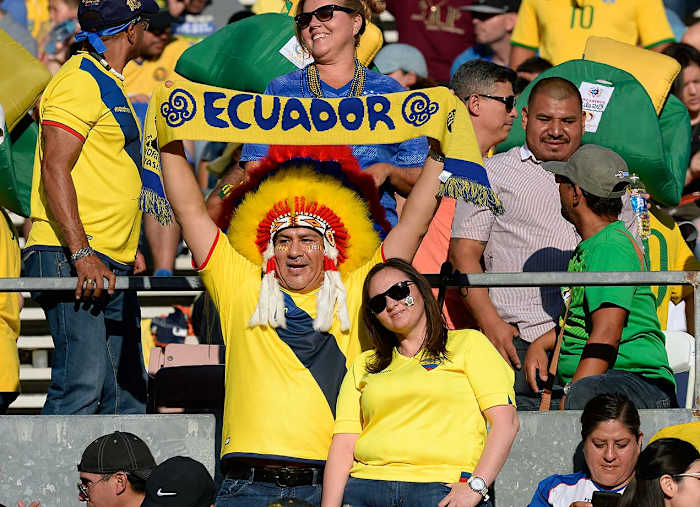 Ecuador-fans-538204994.jpg